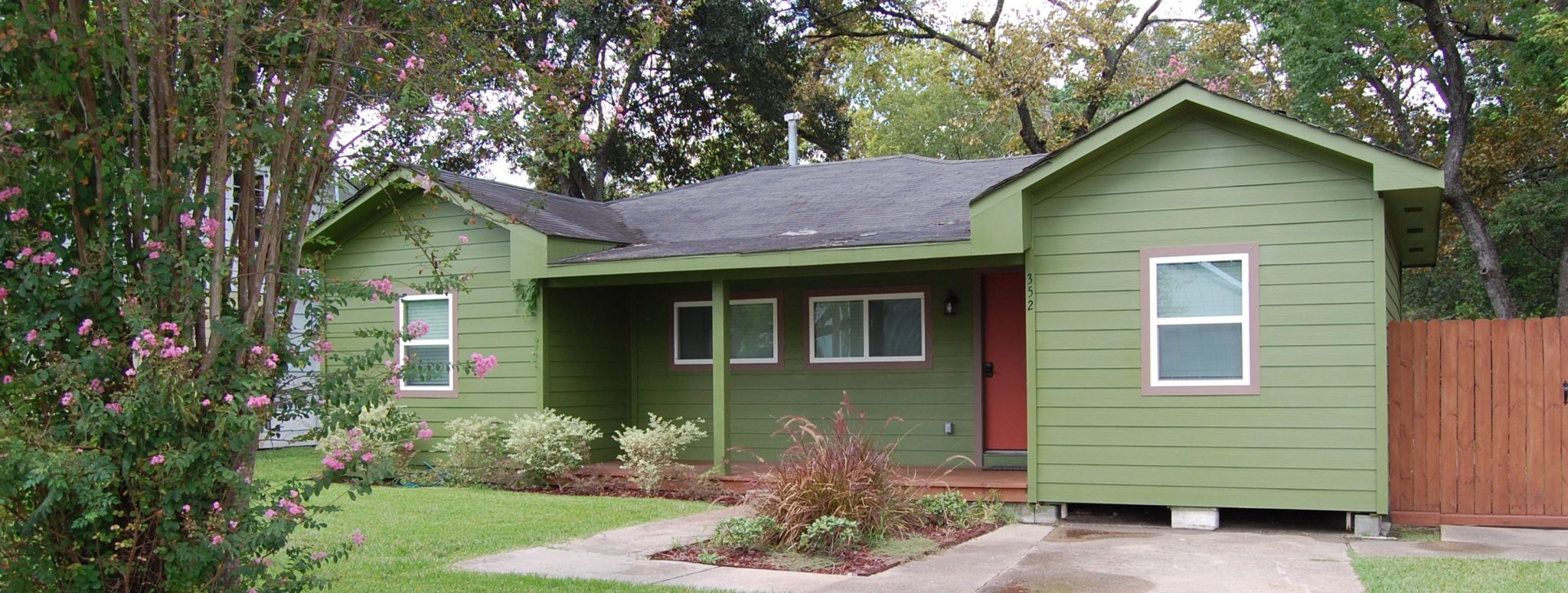 352Delz-Exterior