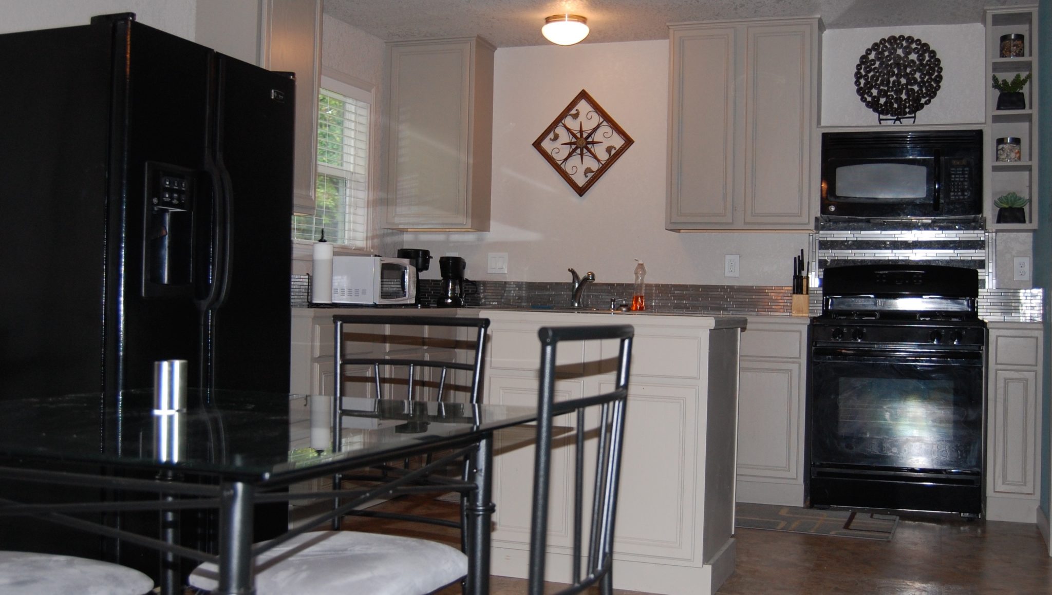 352Delz-Kitchen