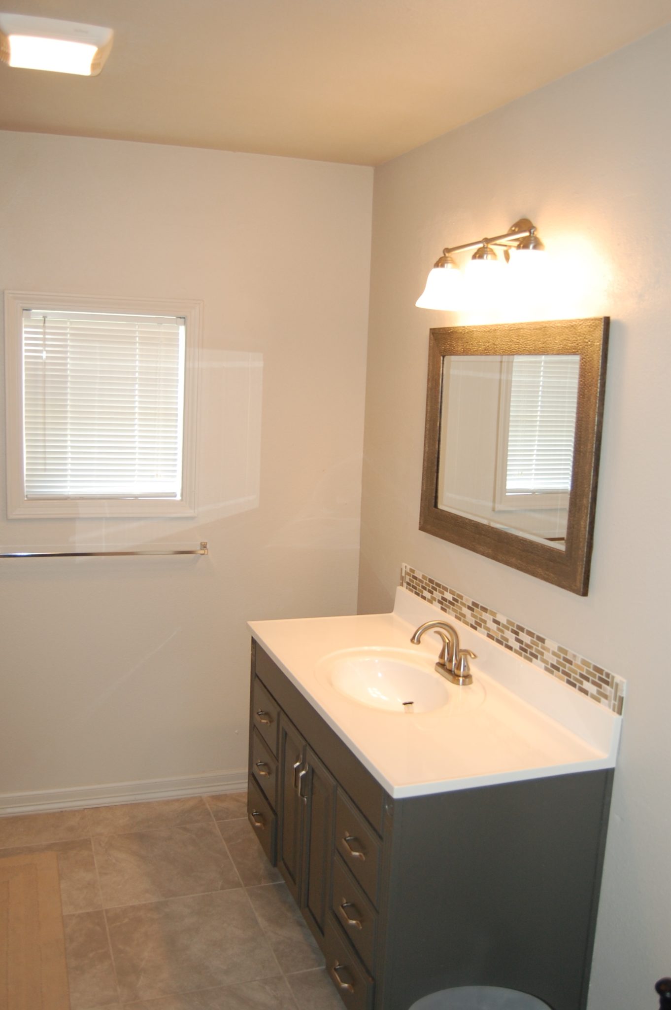 348Delz-Bathroom